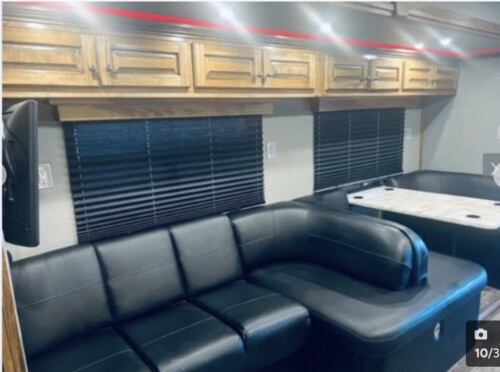 2022 Peterbilt 379 5150 Toterhome, 41K Miles, X-15 Cummins 565HP, 18 Speed Automatic, Awesome Coach - Image 19
